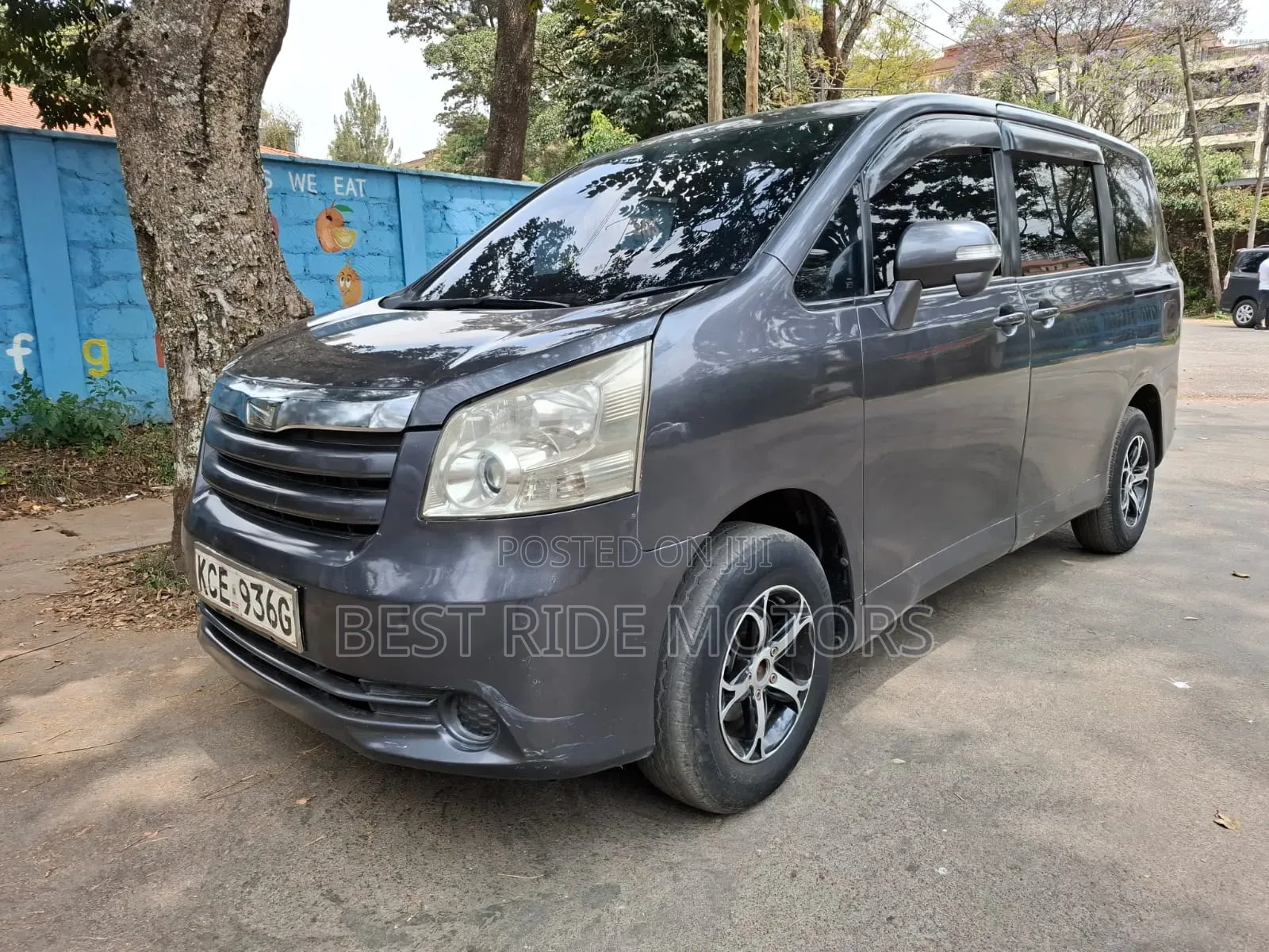 Toyota Noah 2008 Gray