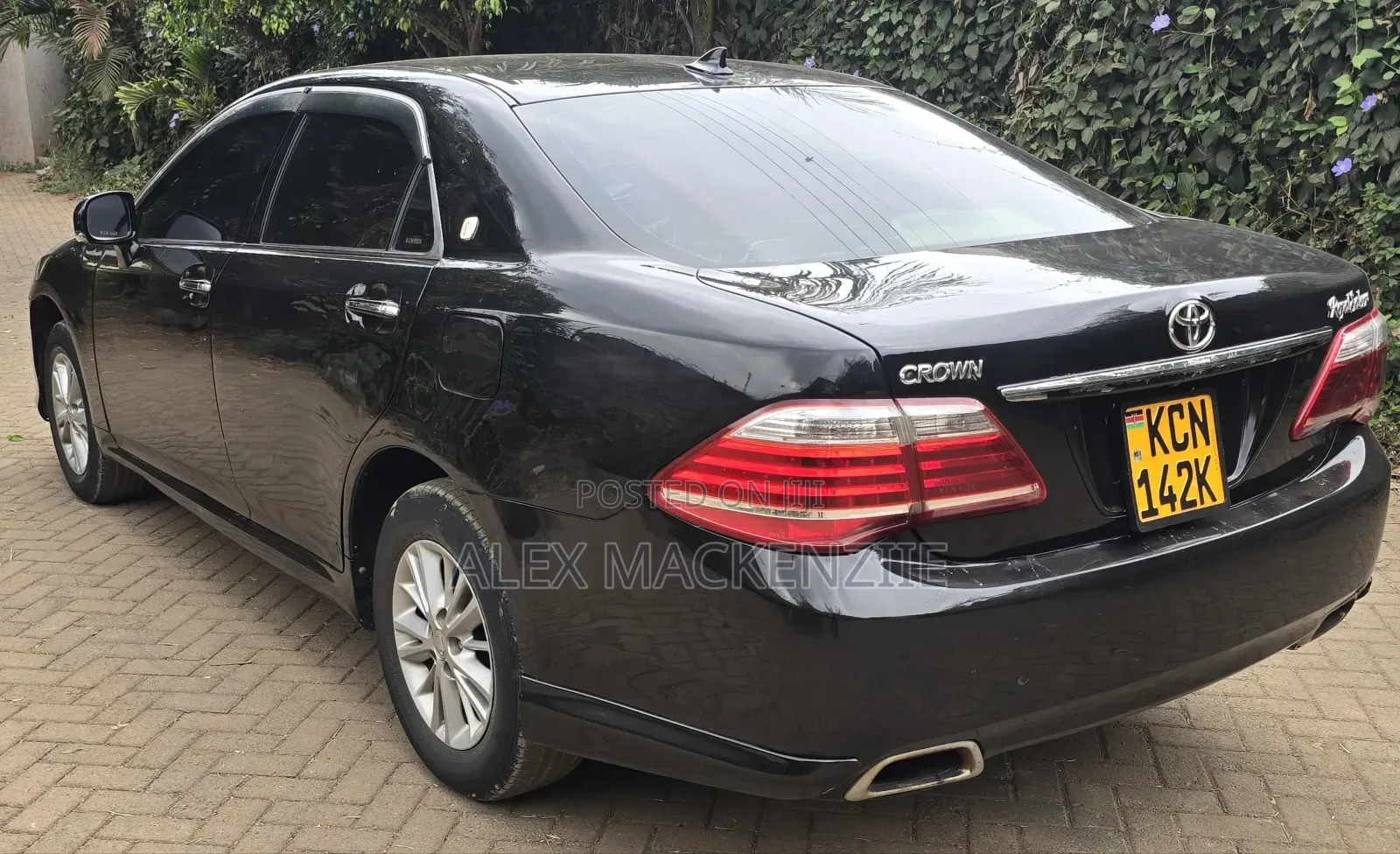 Toyota Crown 2010 Black