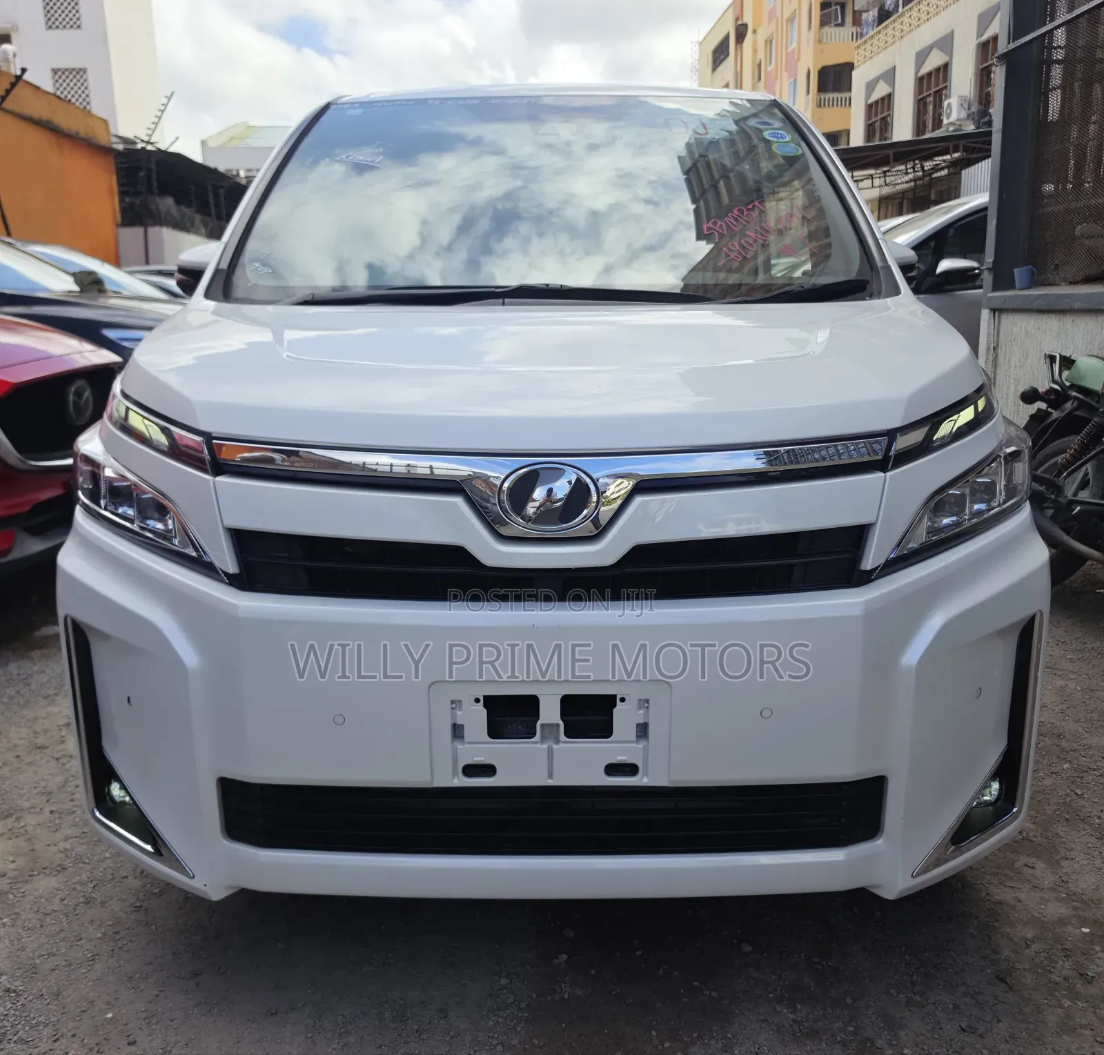 Toyota Voxy ZS 2WD 8-Seater 2019 White