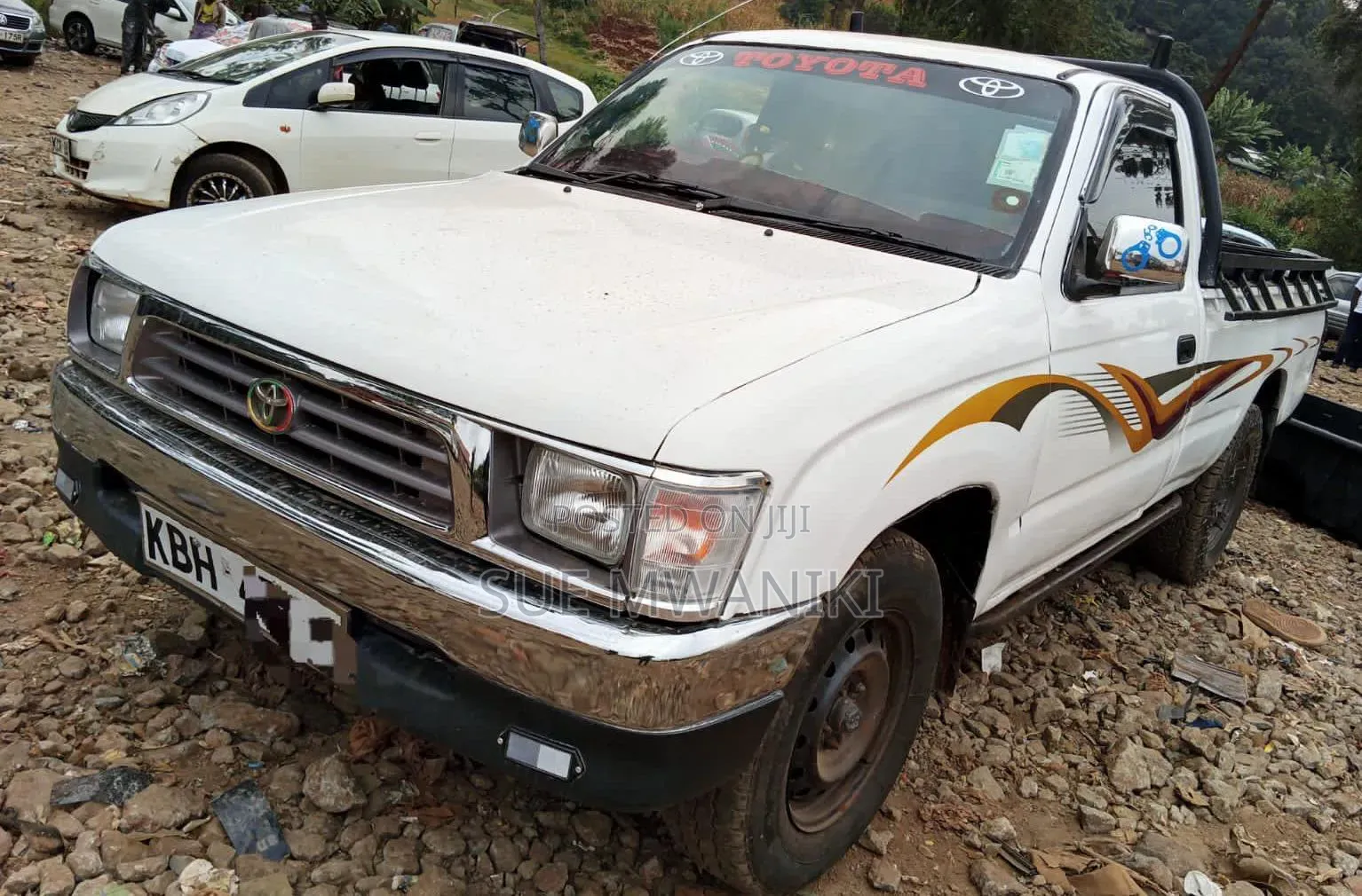Toyota Hilux 2003 White