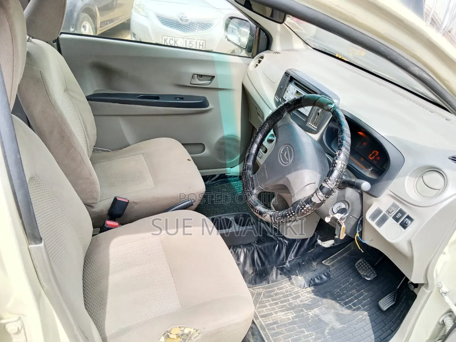 Daihatsu Mira 2012 Beige