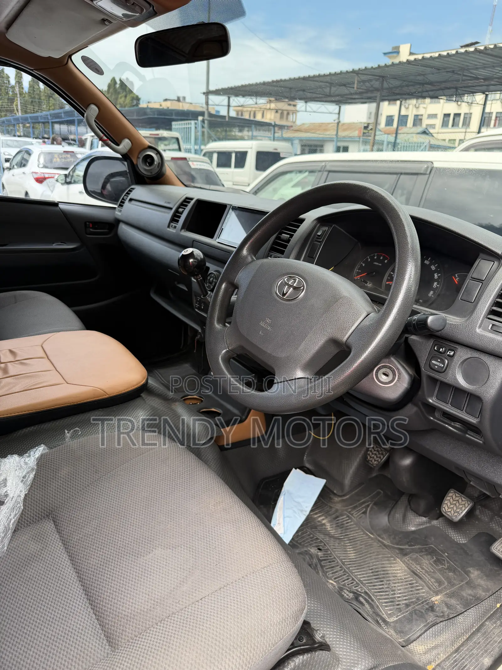 Toyota HiAce 2019 Silver