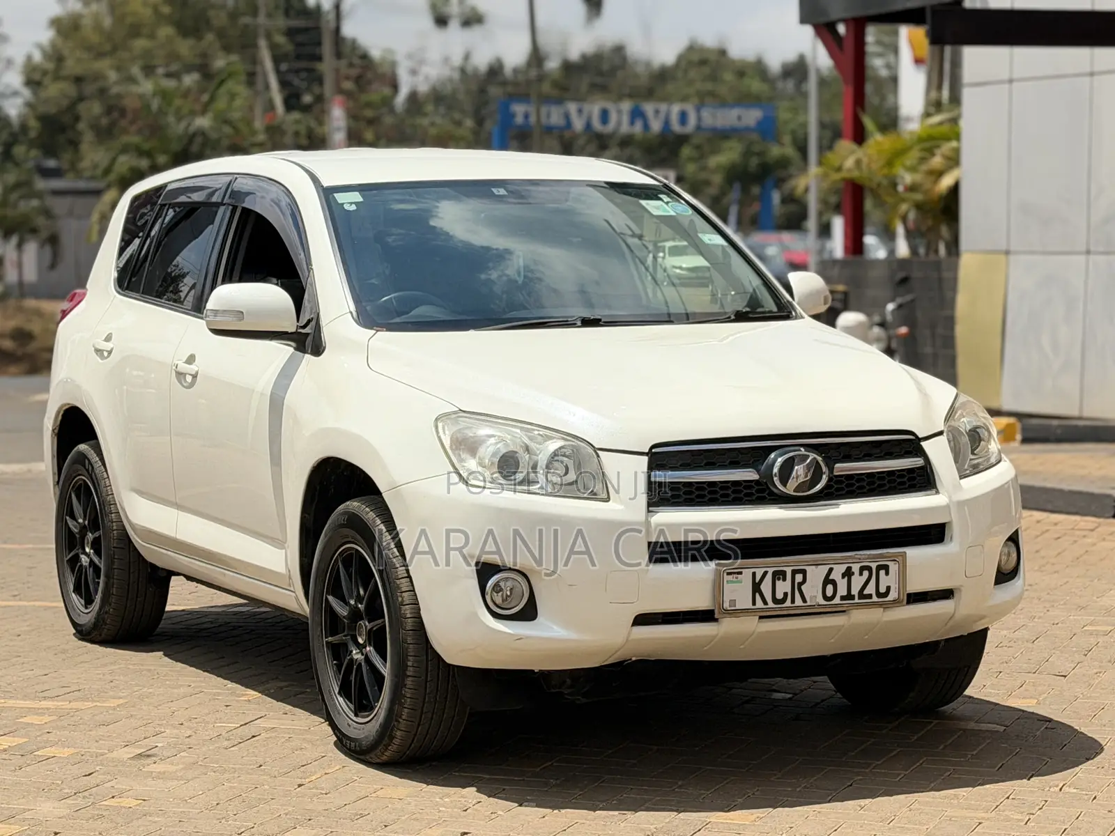 Toyota RAV4 2011 White
