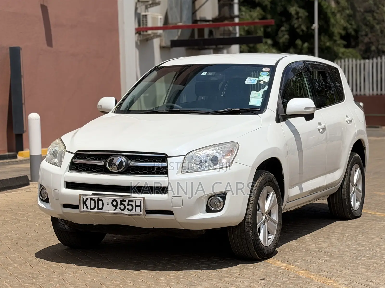 Toyota RAV4 LE 4dr SUV (2.5L 4cyl 6A) 2014 White