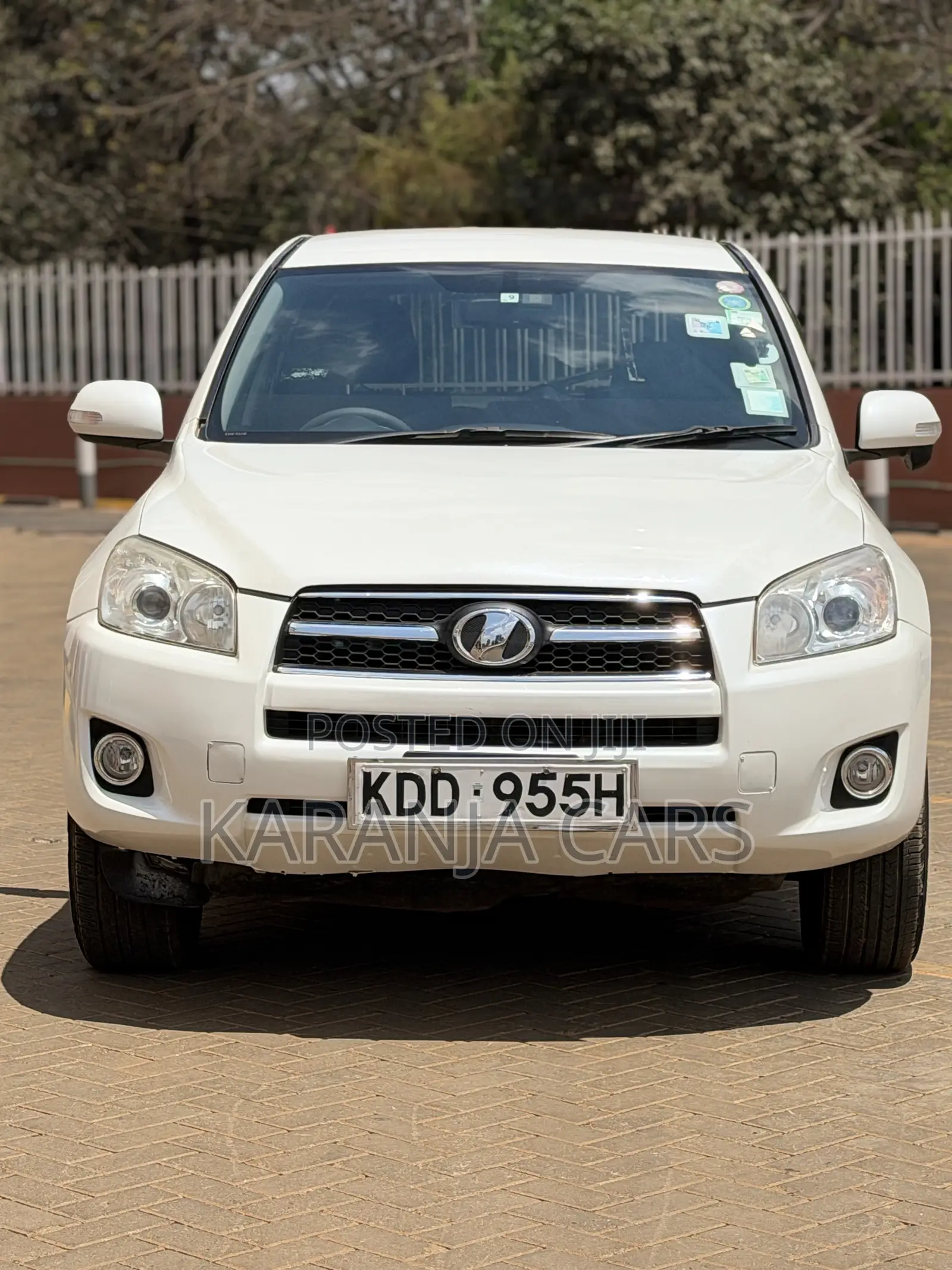 Toyota RAV4 LE 4dr SUV (2.5L 4cyl 6A) 2014 White