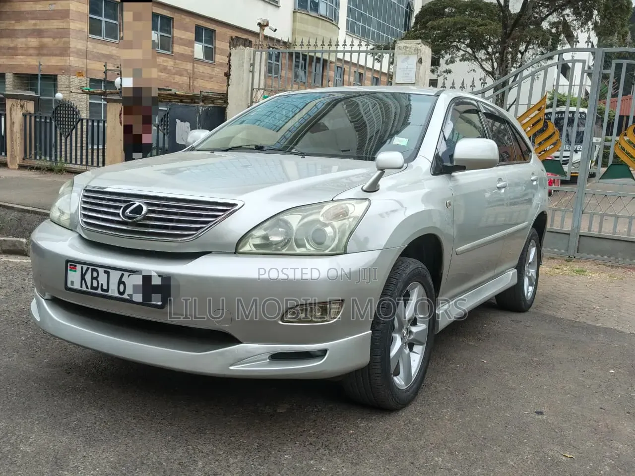 Lexus LX 470 Sport Utility 2004 Silver