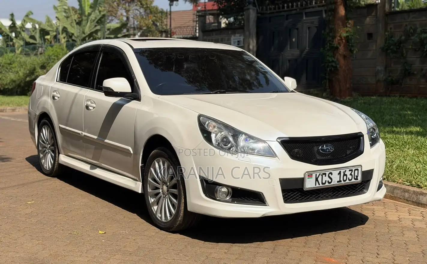 Subaru Legacy 2.5i 2011 White