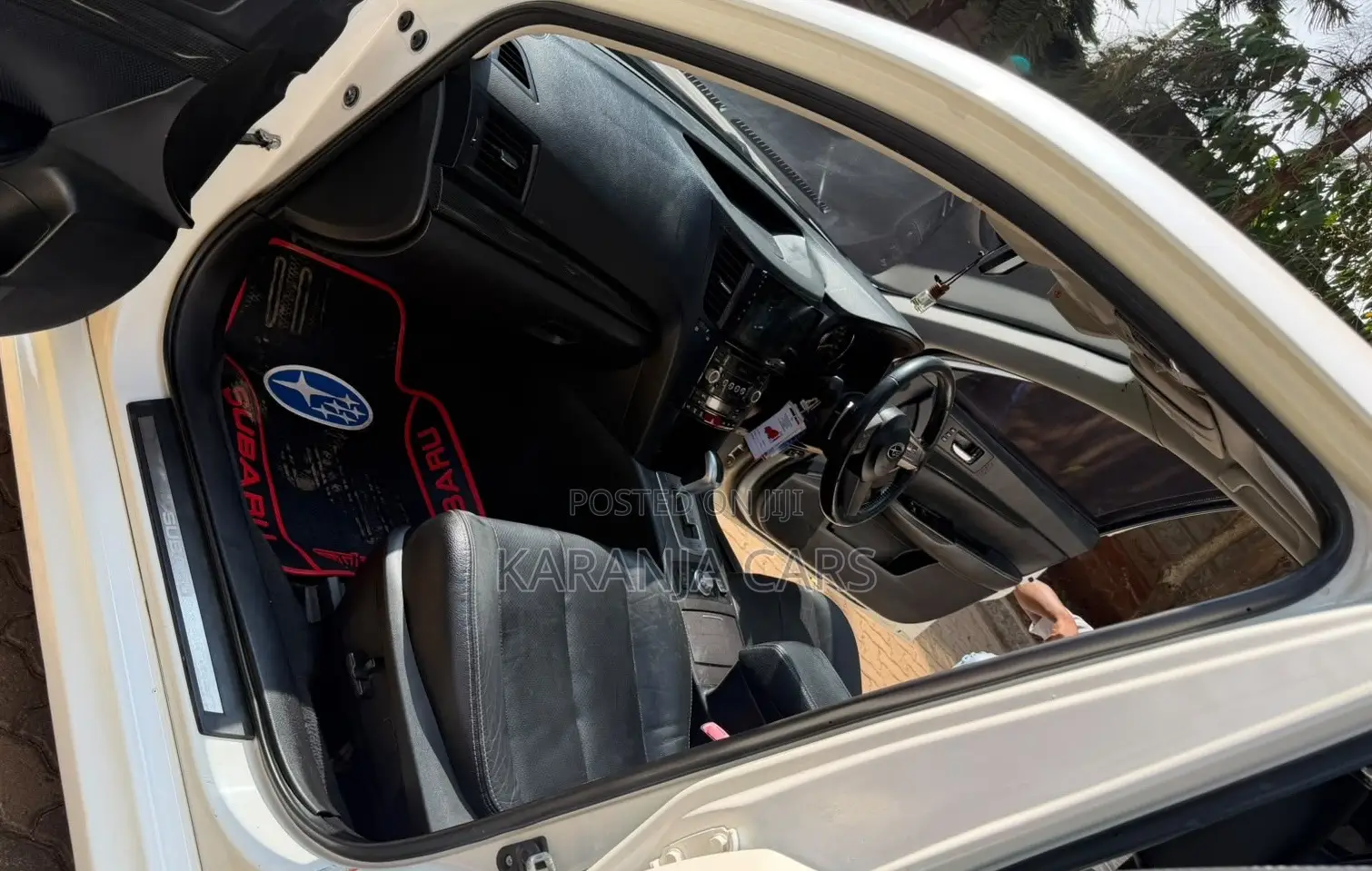 Subaru Legacy 2.5i 2011 White