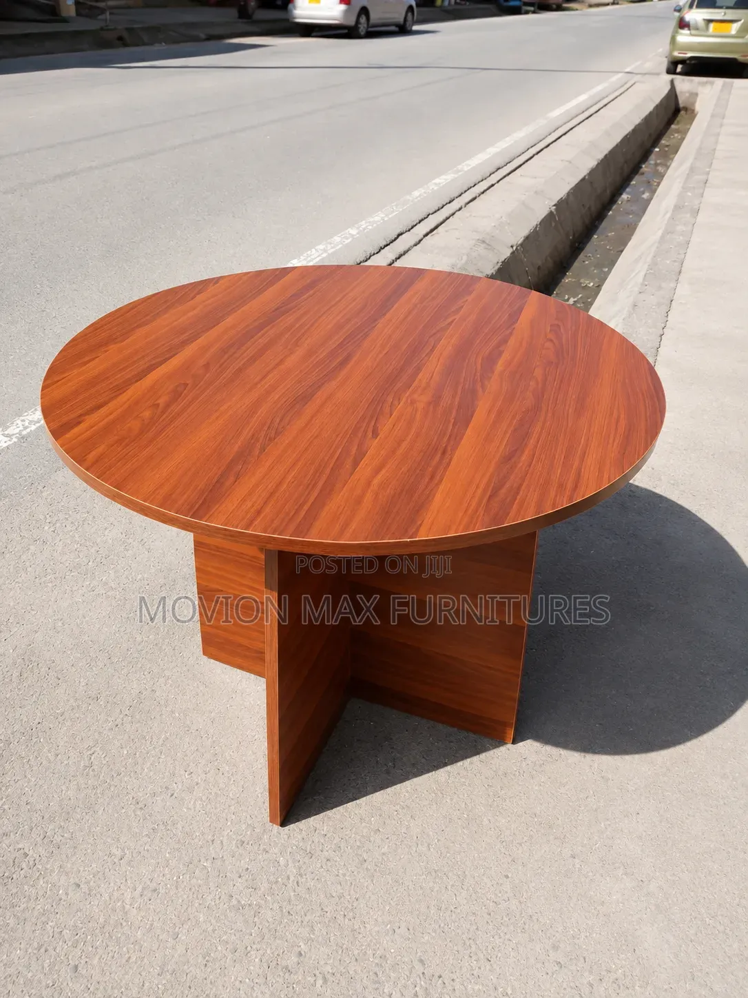 Round Workstation Table