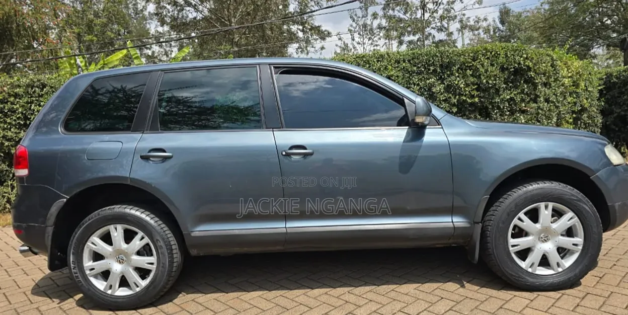 Volkswagen Touareg 2006 Blue