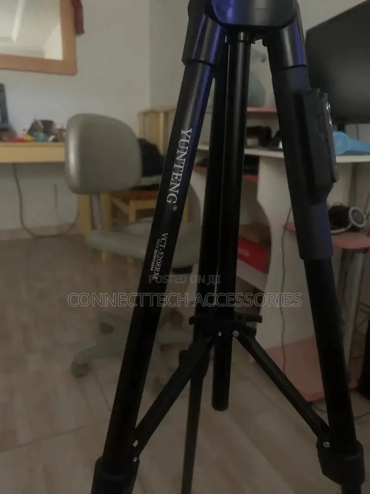 Yungteng 5208 Aluminium Tripod Stand With 3way Head &Bluetooth Remote