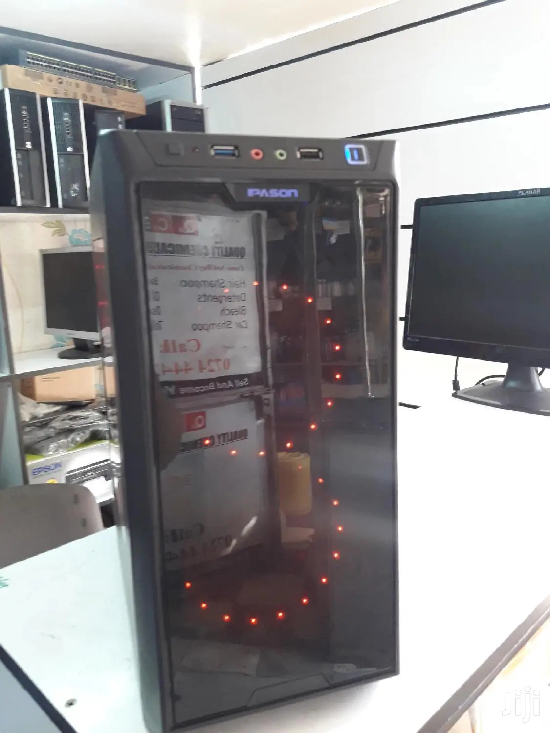 Desktop Computer 8GB AMD Ryzen SSD 256GB
