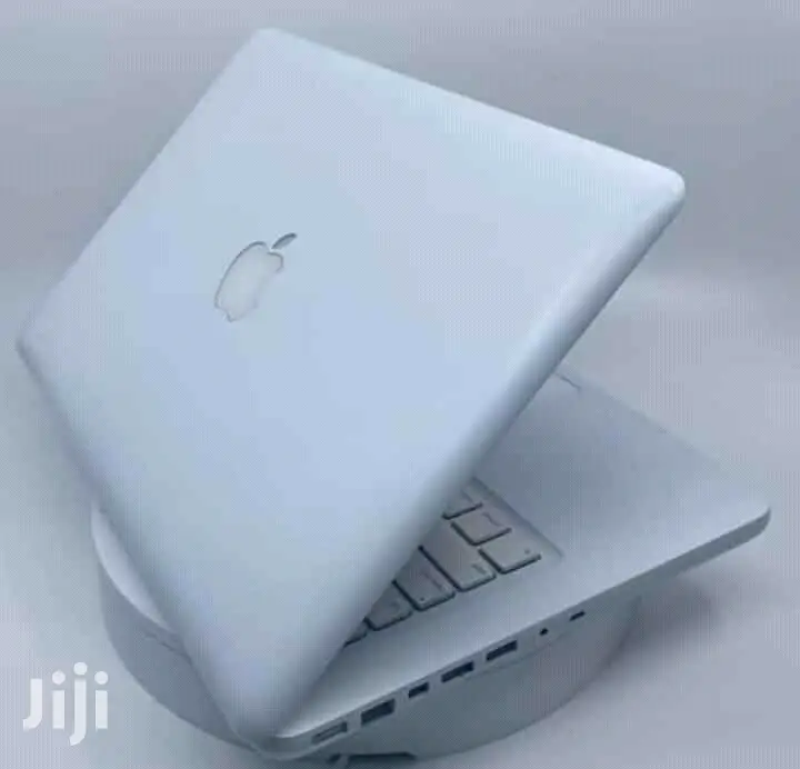 Laptop Apple MacBook 2GB Intel Core 2 Duo HDD 250GB