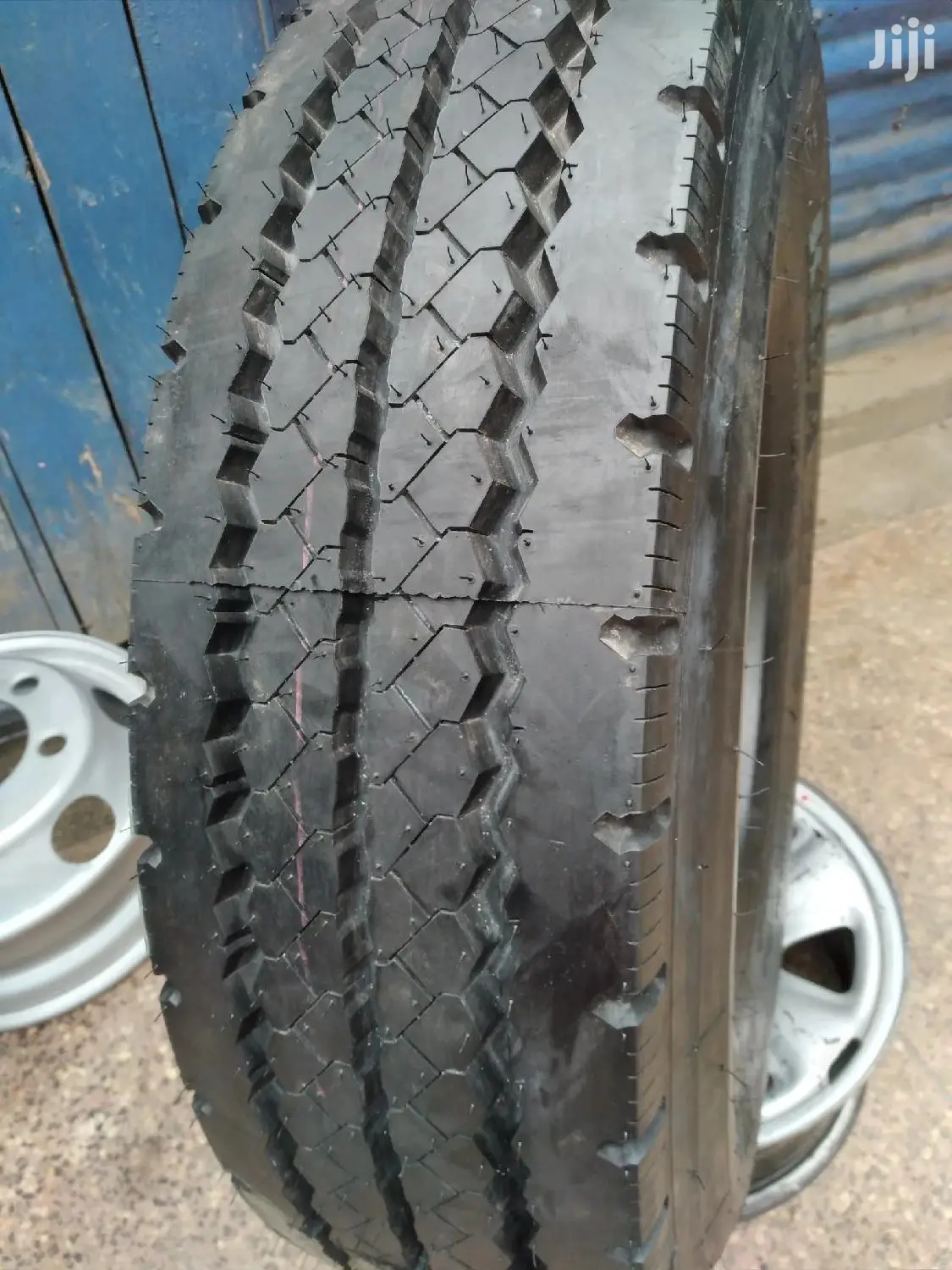 Kumho Tires Made I Korea Sizes 9.5 R17.5 Tubeless.