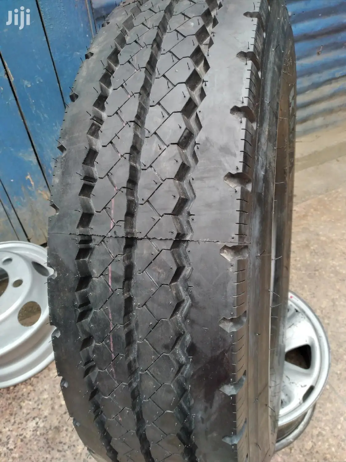 Kumho Tires Made I Korea Sizes 9.5 R17.5 Tubeless.