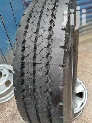 Kumho Tires Made I Korea Sizes 9.5 R17.5 Tubeless.