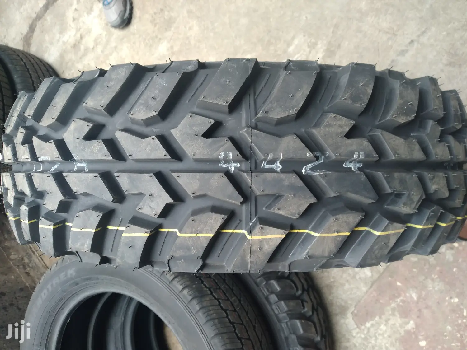 Dunlop Mu Terrain Tires(MT) Size 265/75/R16