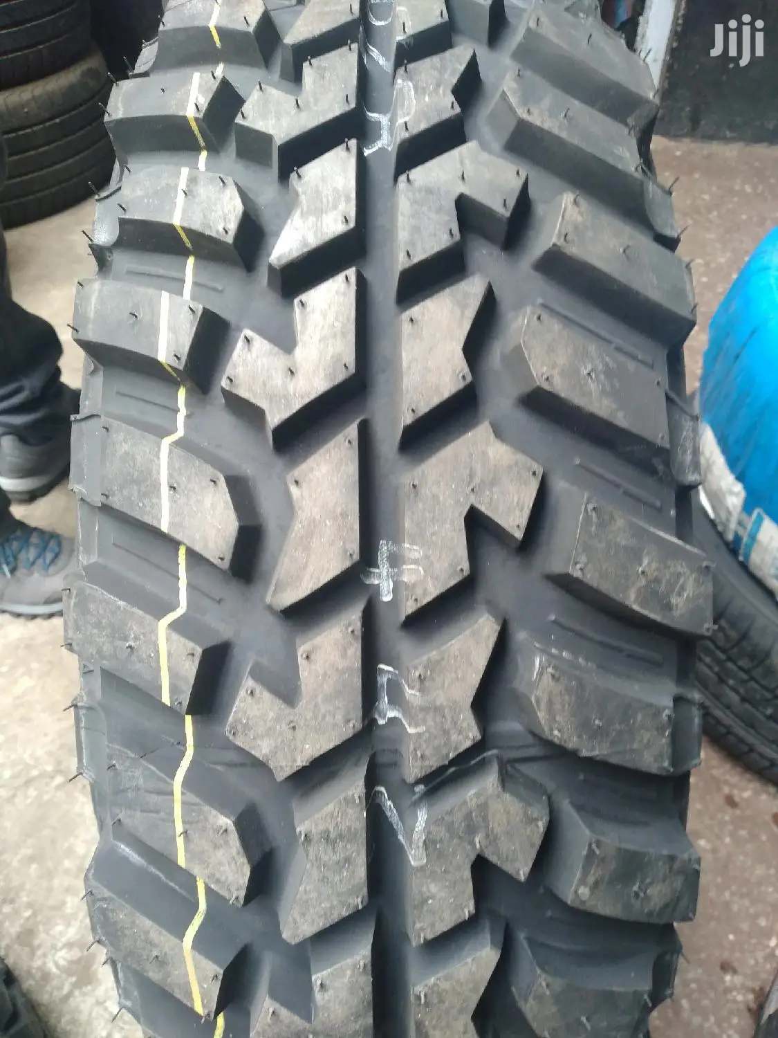 Dunlop Mu Terrain Tires(MT) Size 265/75/R16