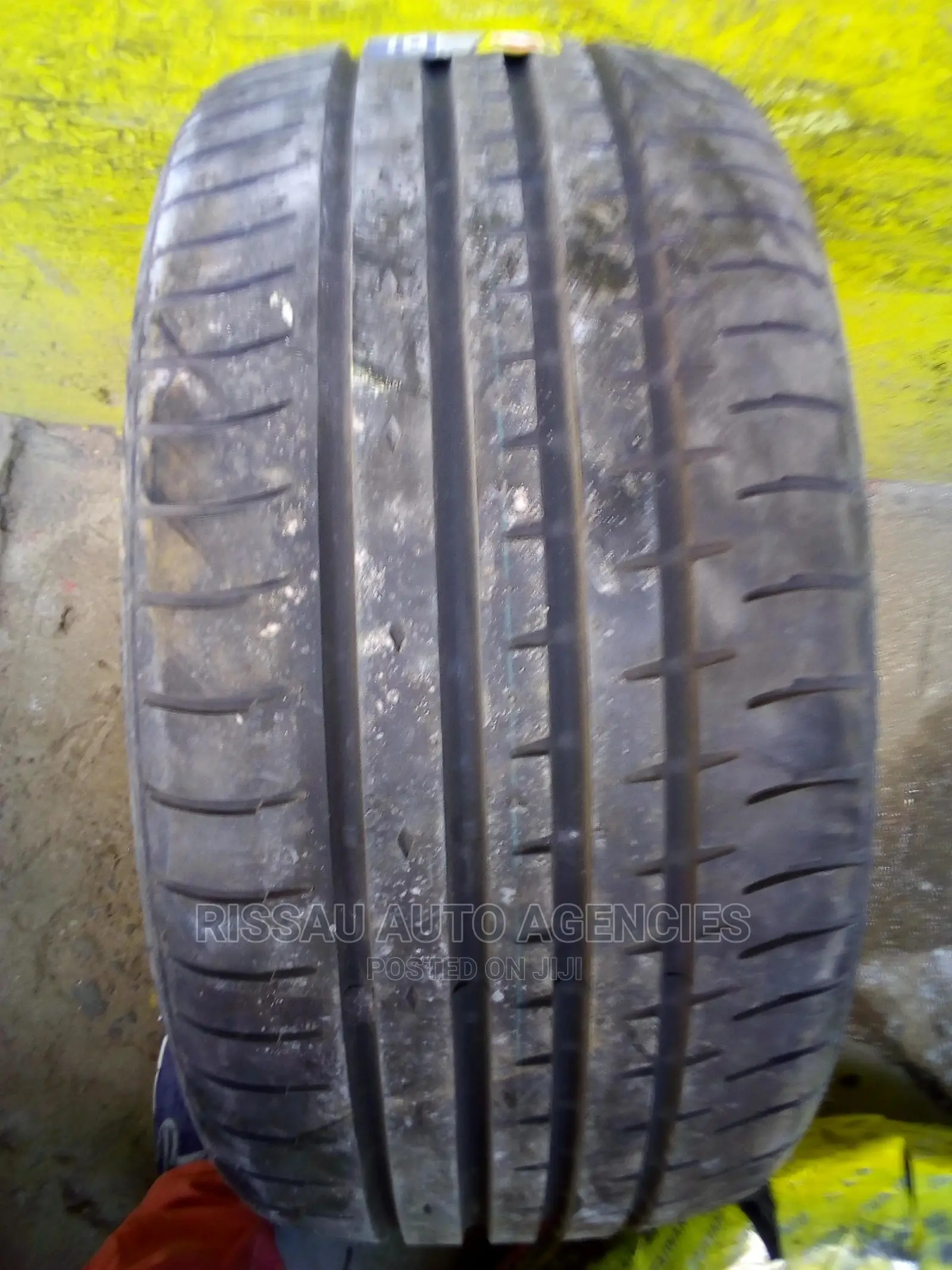 255/40 R 17 Accelera Tyres