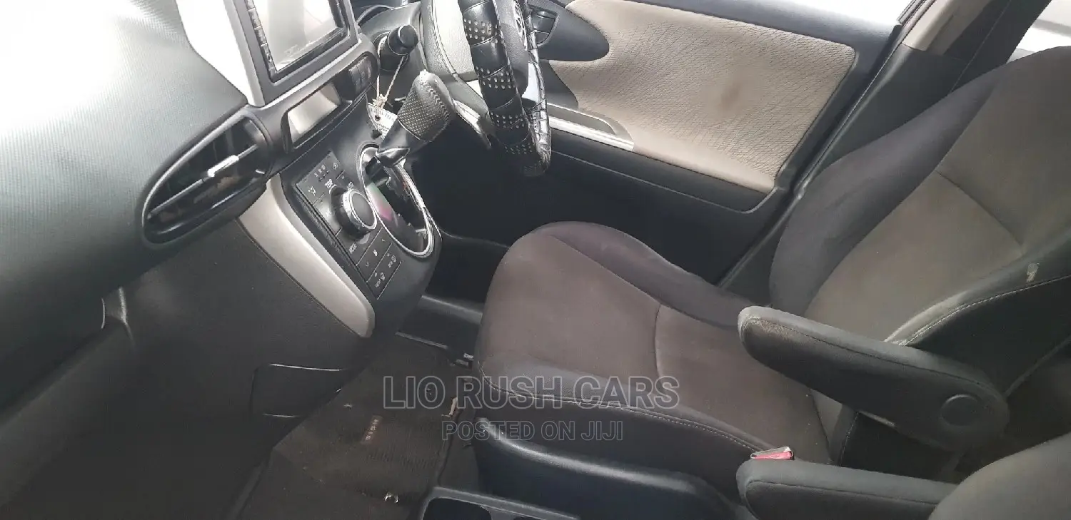 Toyota Wish 2010 Black