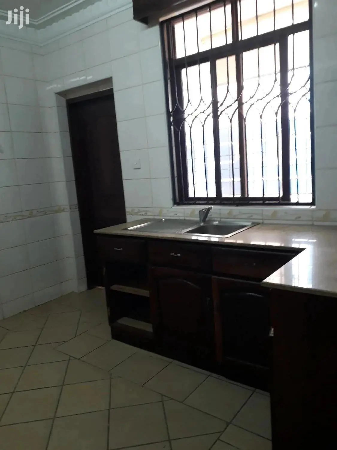 For Sale 3 Bedrooms Flats Nyali