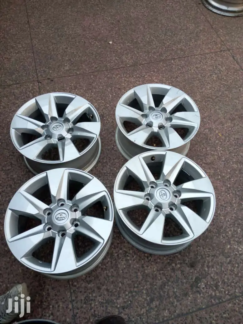 Prado 150 Latest Model Original Rims Size 17 Inch