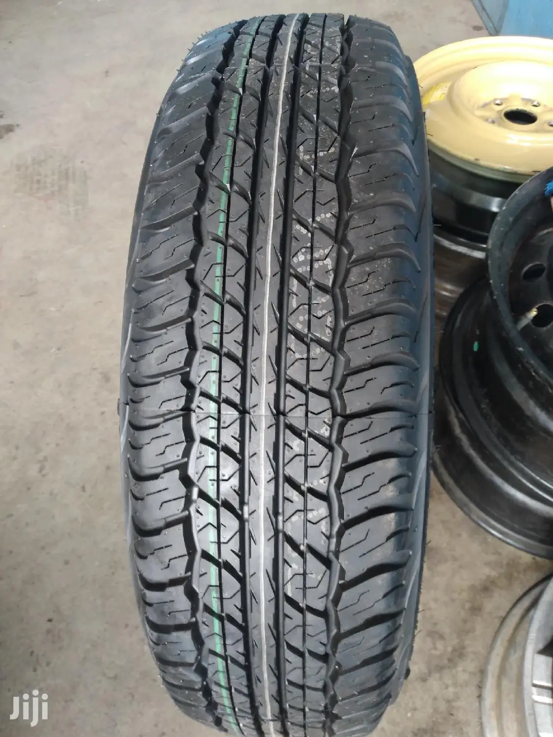 Dunlop Tires 225/70r17