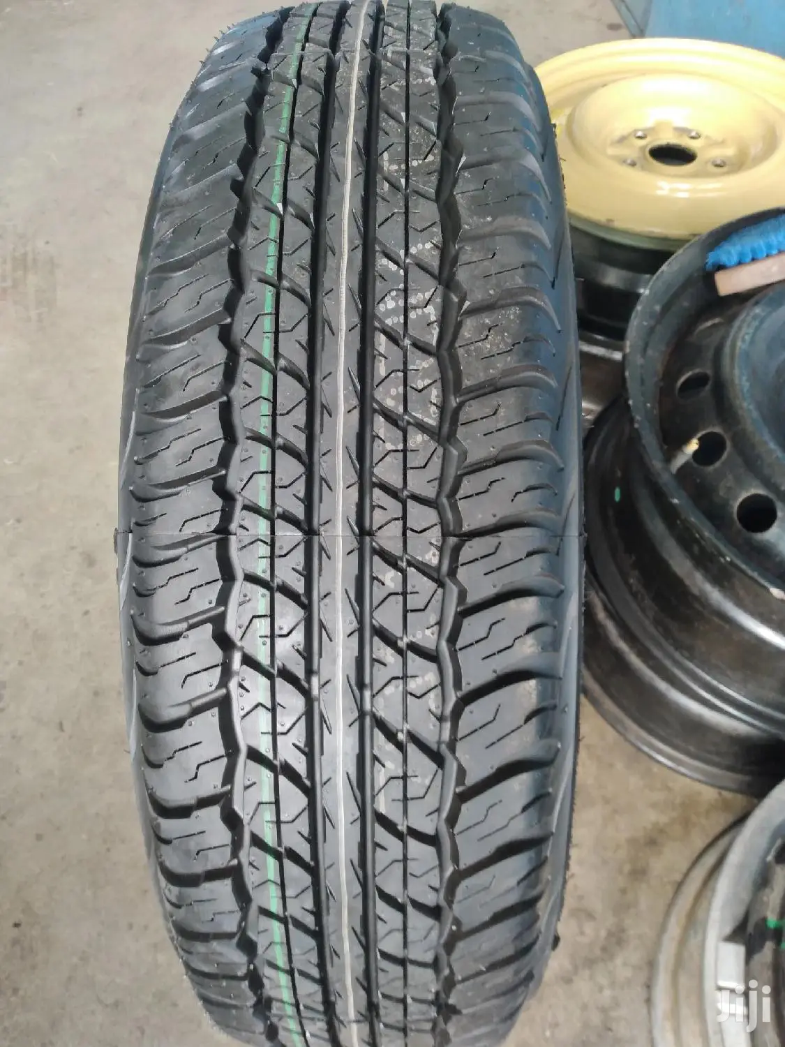 Dunlop Tires 225/70r17