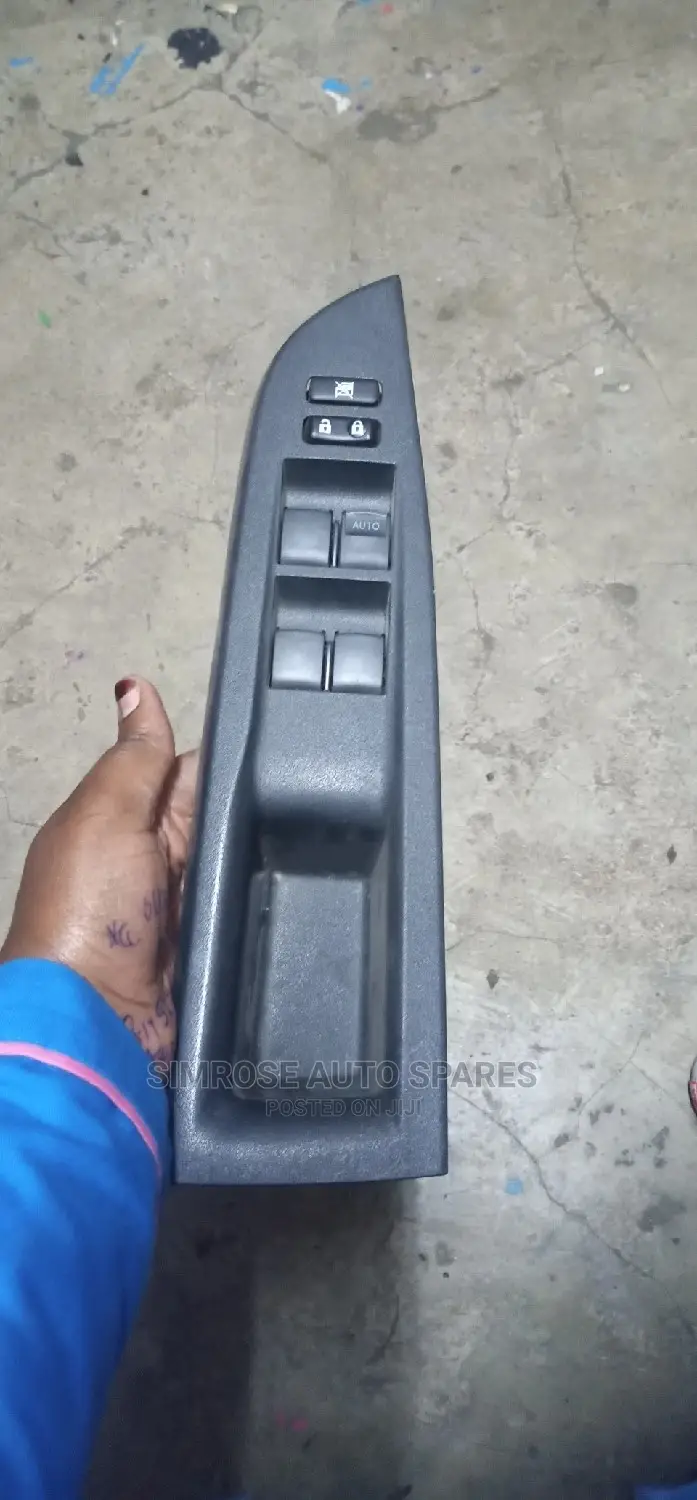 Main Door Switch for Toyota Ractis 2012