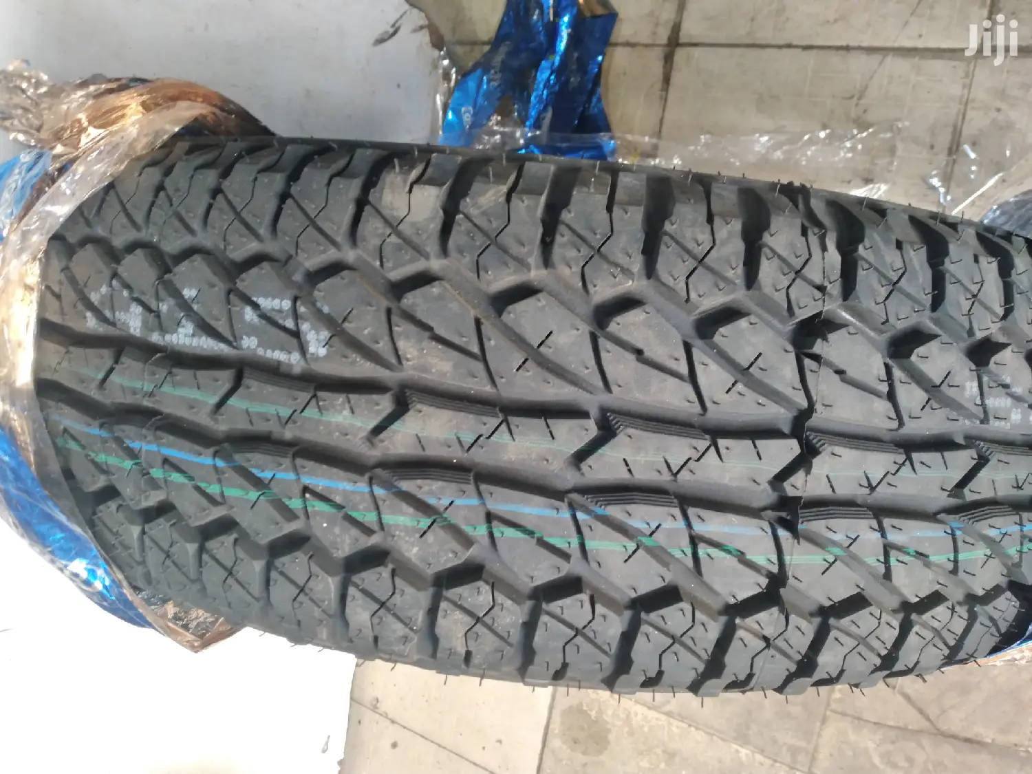 Comforser Tires 215/75R15