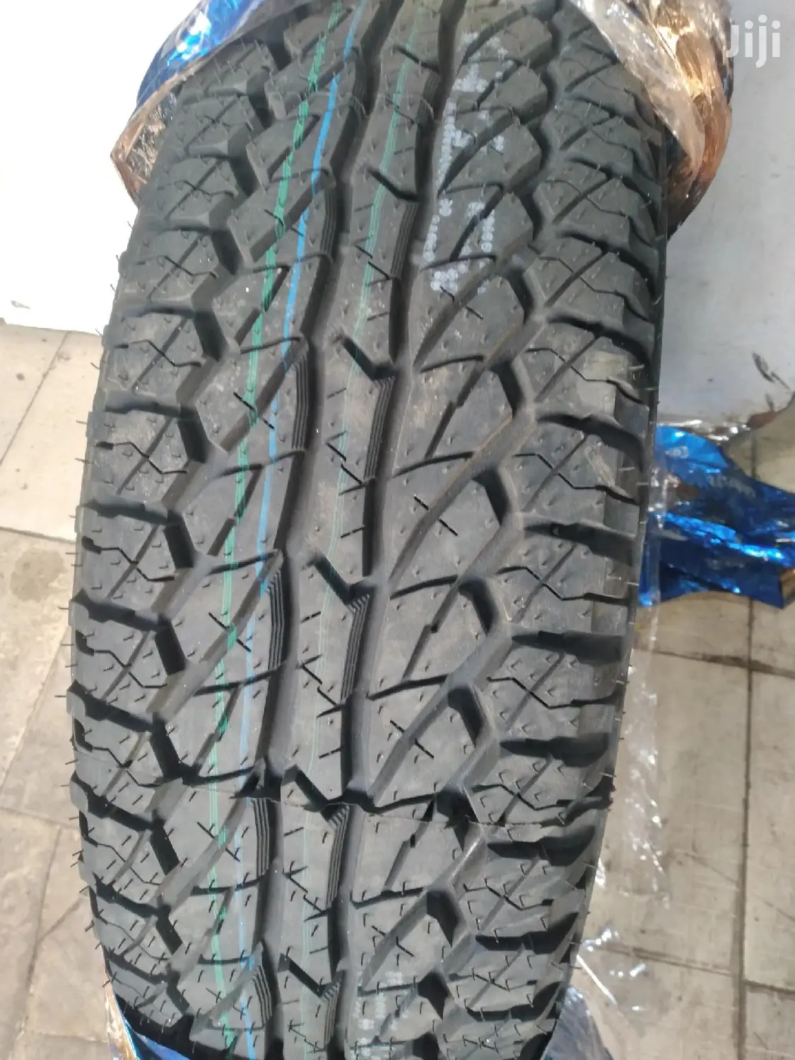 Comforser Tires 215/75R15