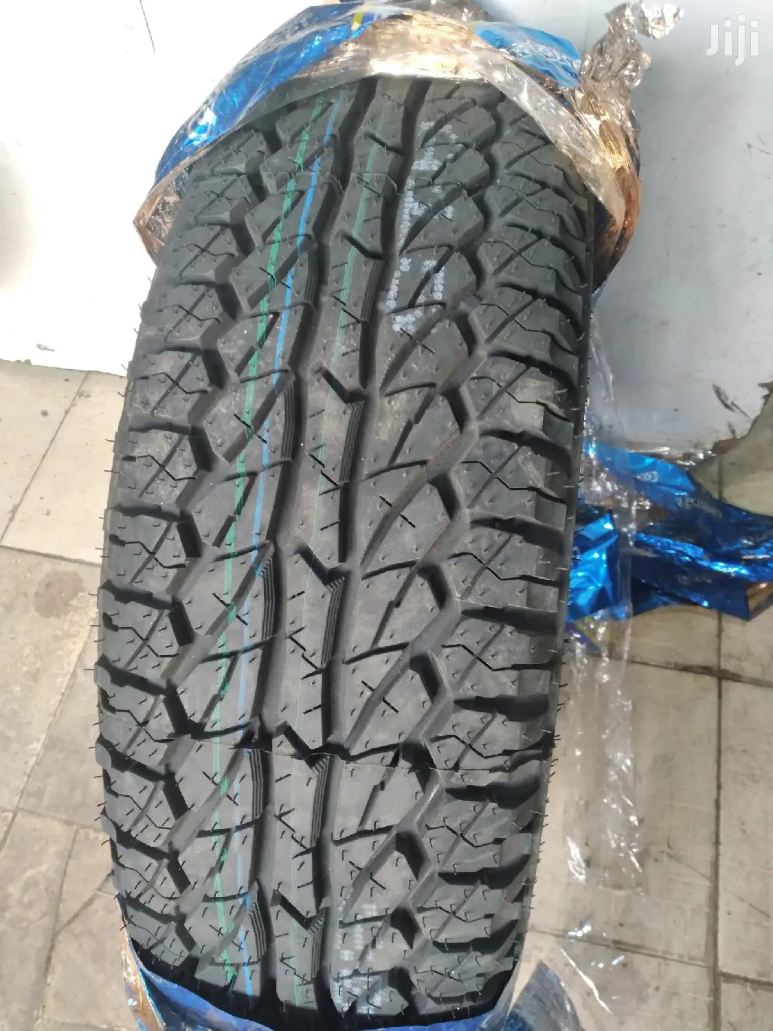 Comforser Tires 215/75R15