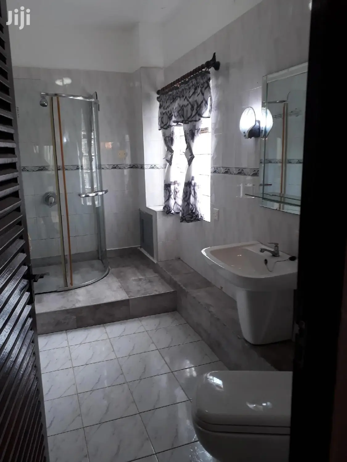 To Let 1 Bedrooms Fully Furnished Nyali