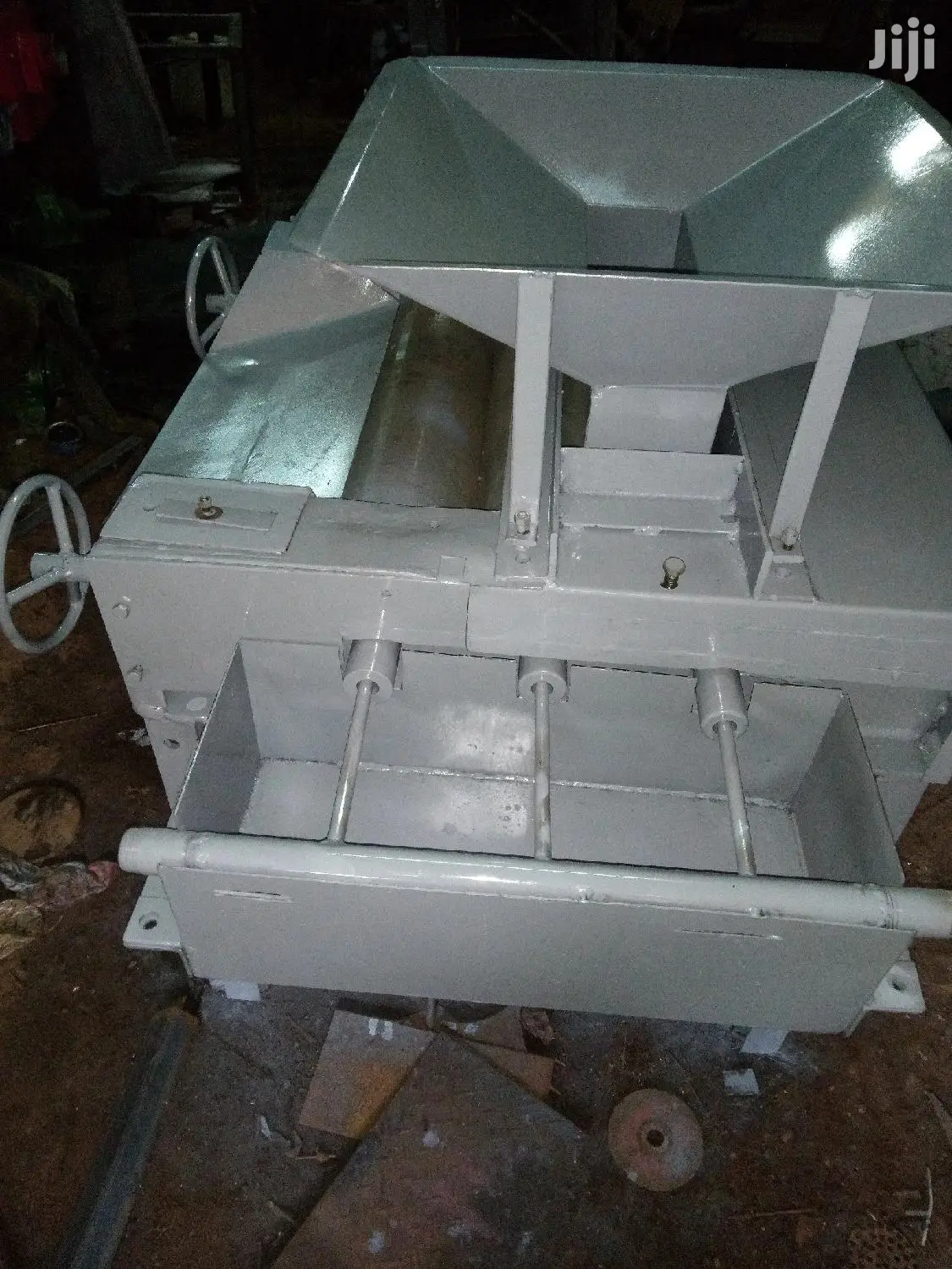 Soap Roller Mill Machine (Tripple Roller-Tsm)