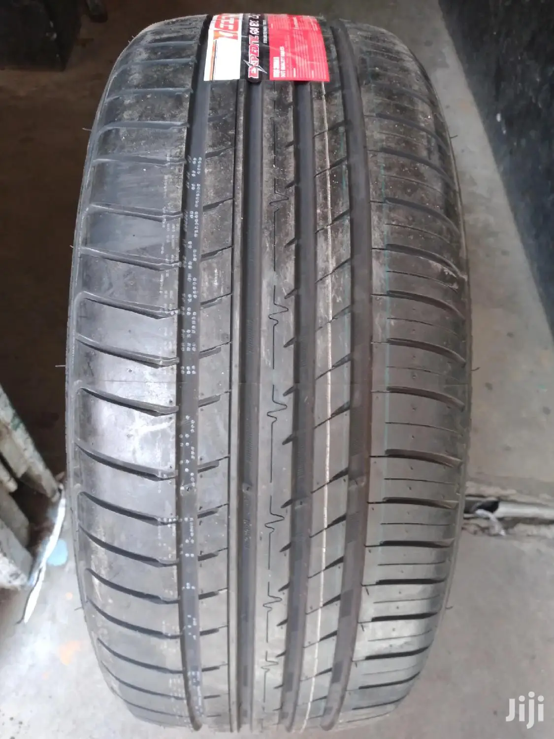 Deestone Tires 235/50R18