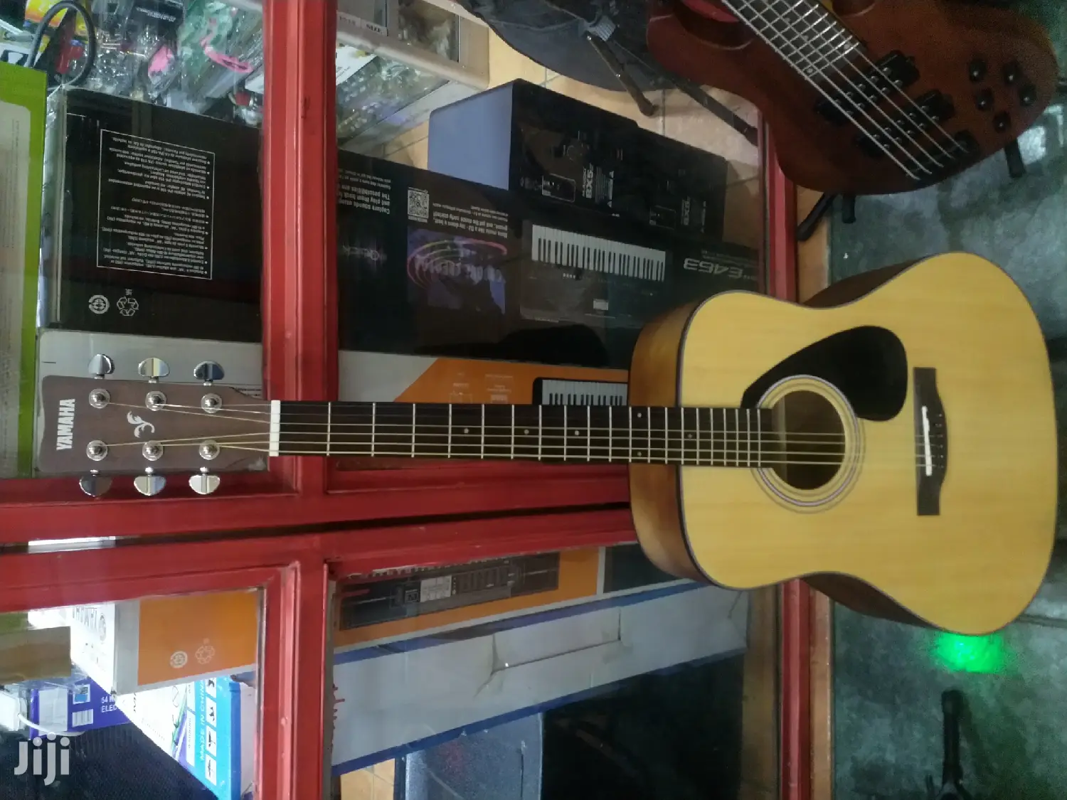 Yamaha F310 Acoustic Guitar
