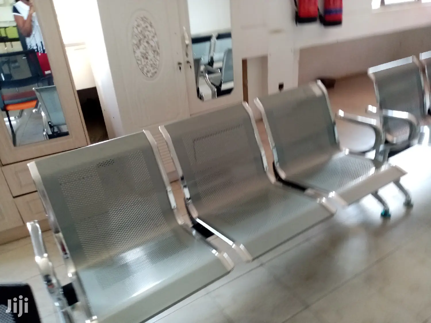 Non Padded Linked Waiting Seat
