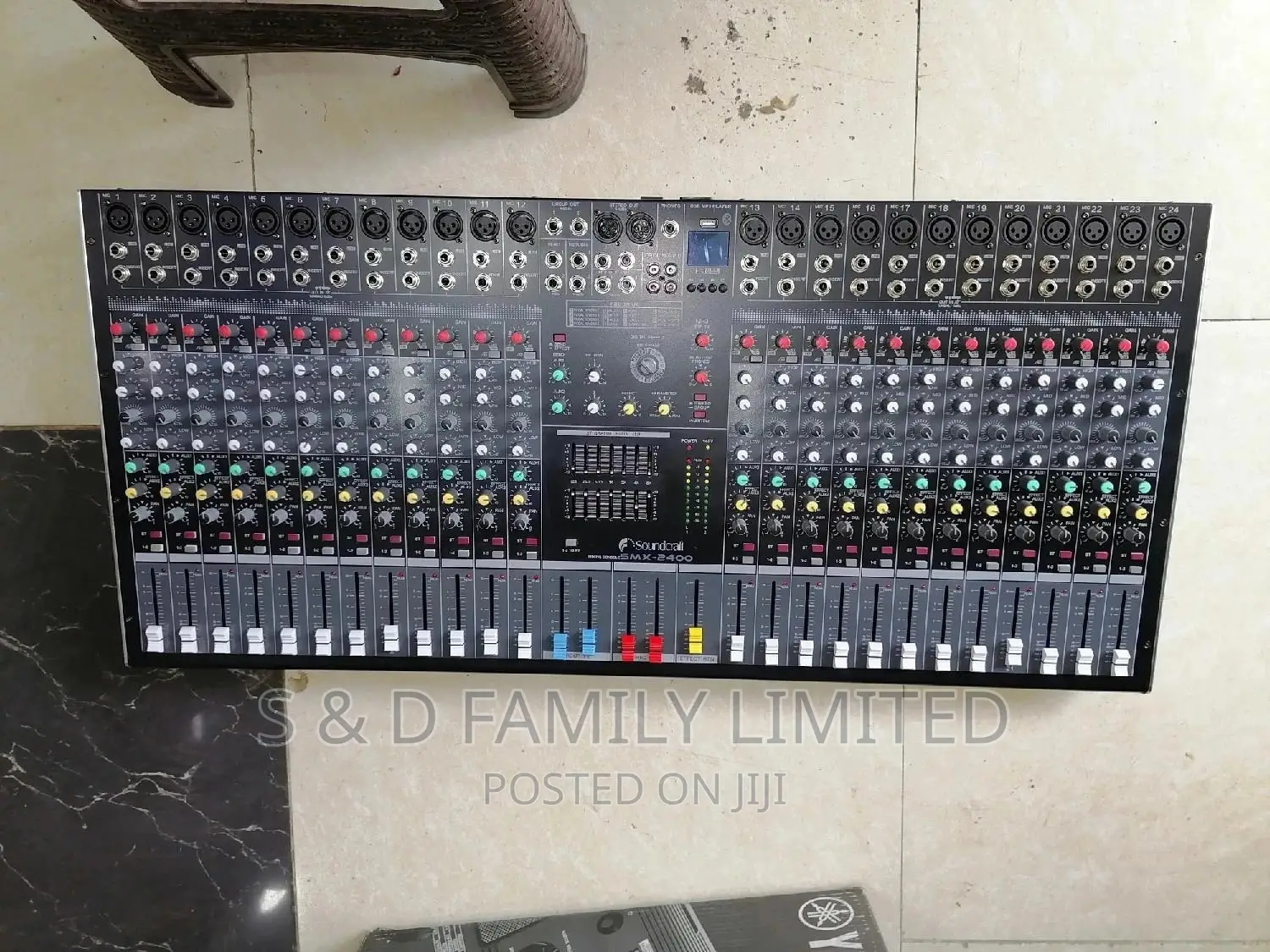 Soundcraft 24 Channels Plain Mixer Smx1200