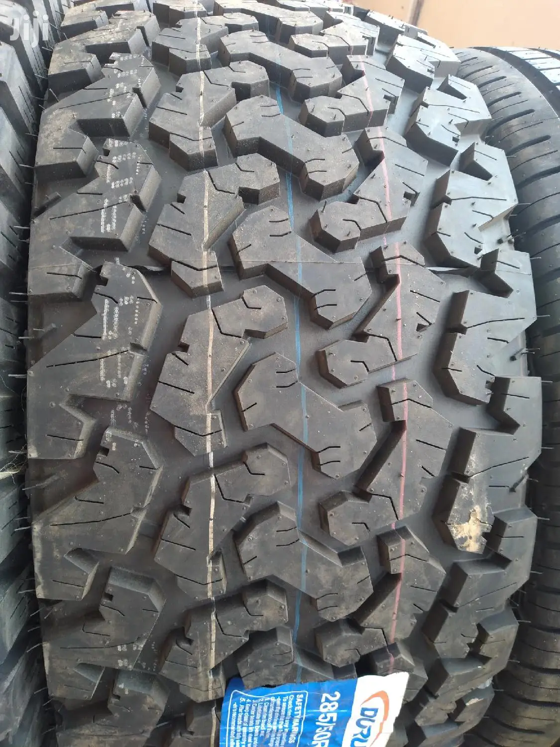 Durun Tires 285/50r20 for Landcruiser V8.