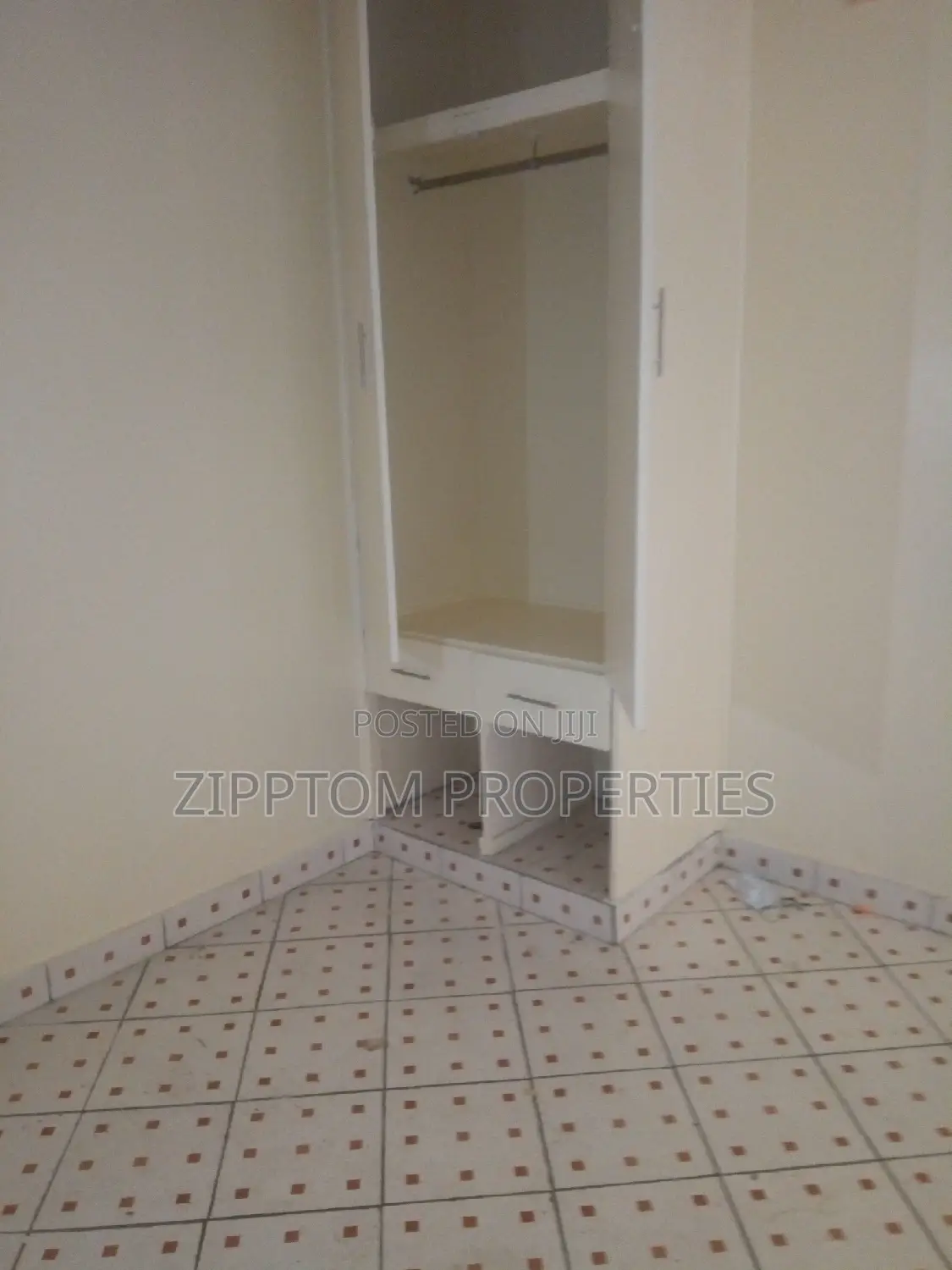 Studio to Let in South B