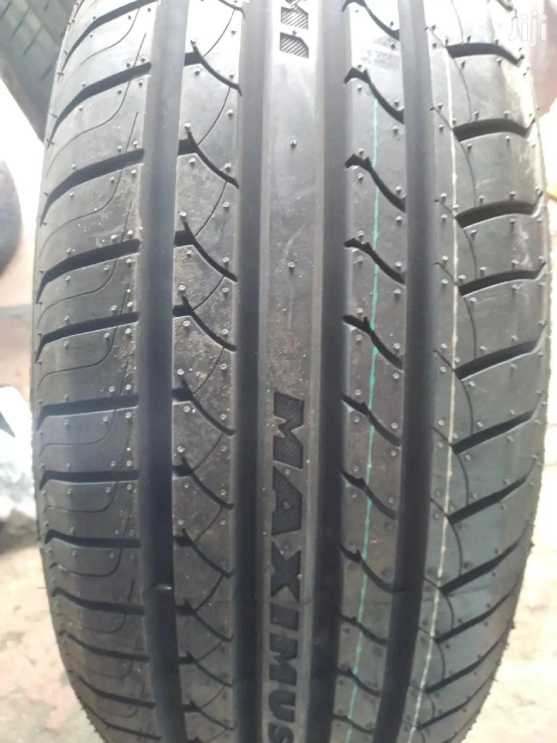 Maximus Tires Sizes 195/65r15 Radial Tubeless.