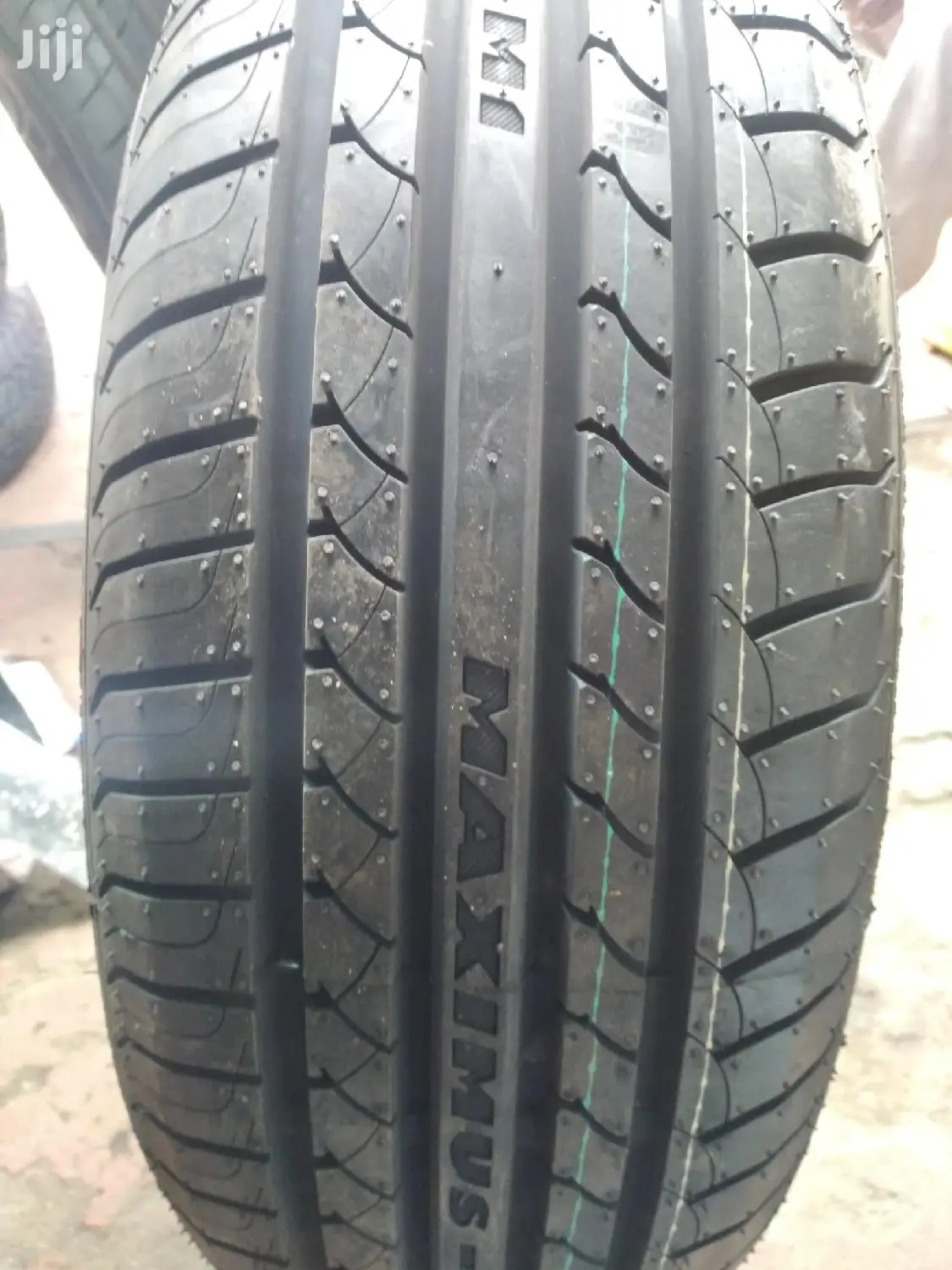 Maximus Tires Sizes 195/65r15 Radial Tubeless.