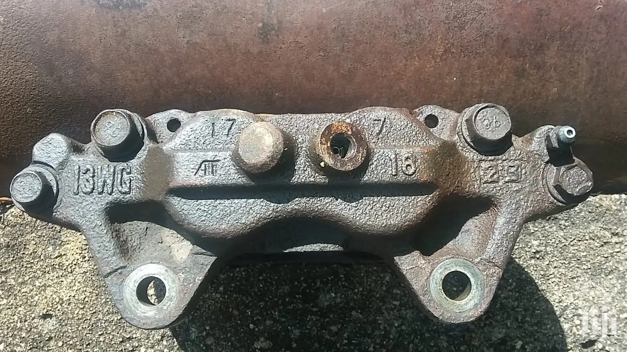 Toyota Hilux Surf Front and Rear Brake Caliper.