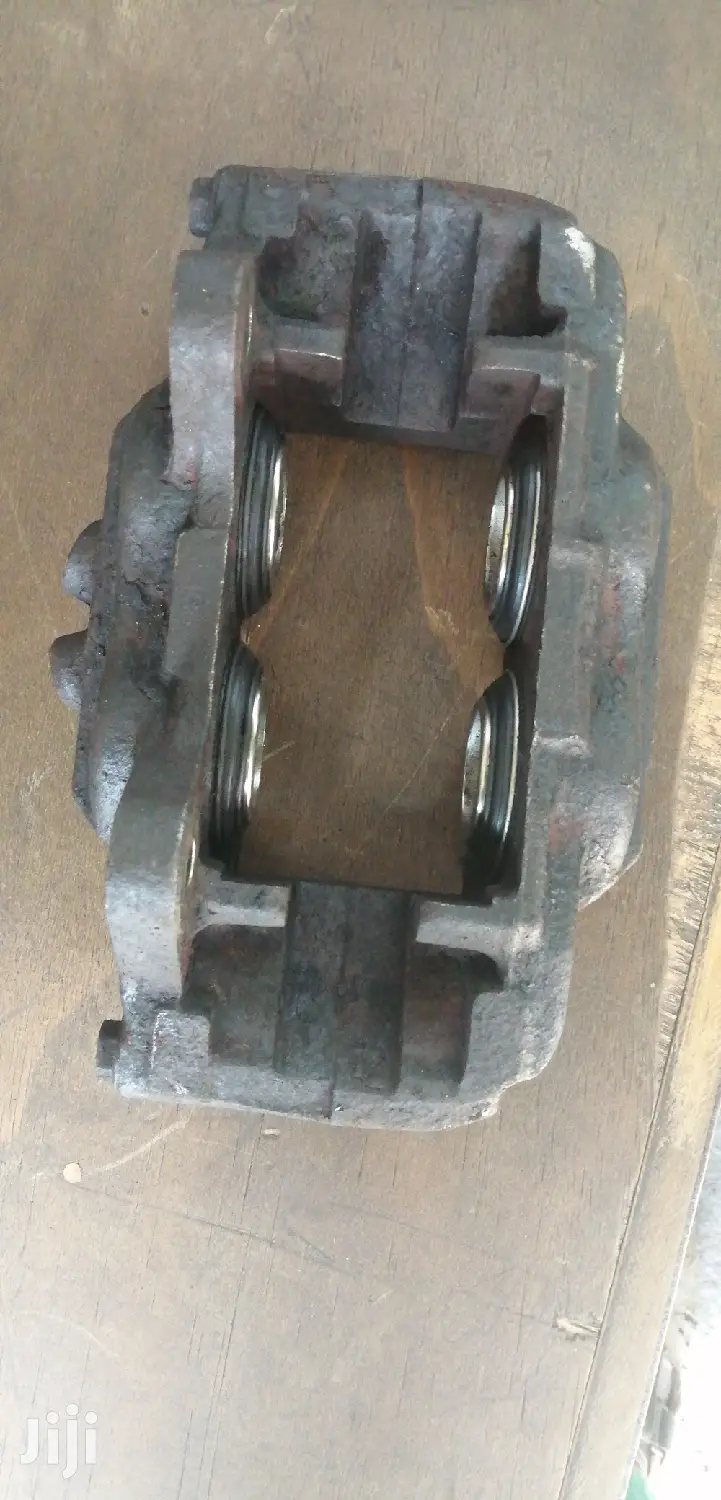 Toyota Hilux Surf Front and Rear Brake Caliper.