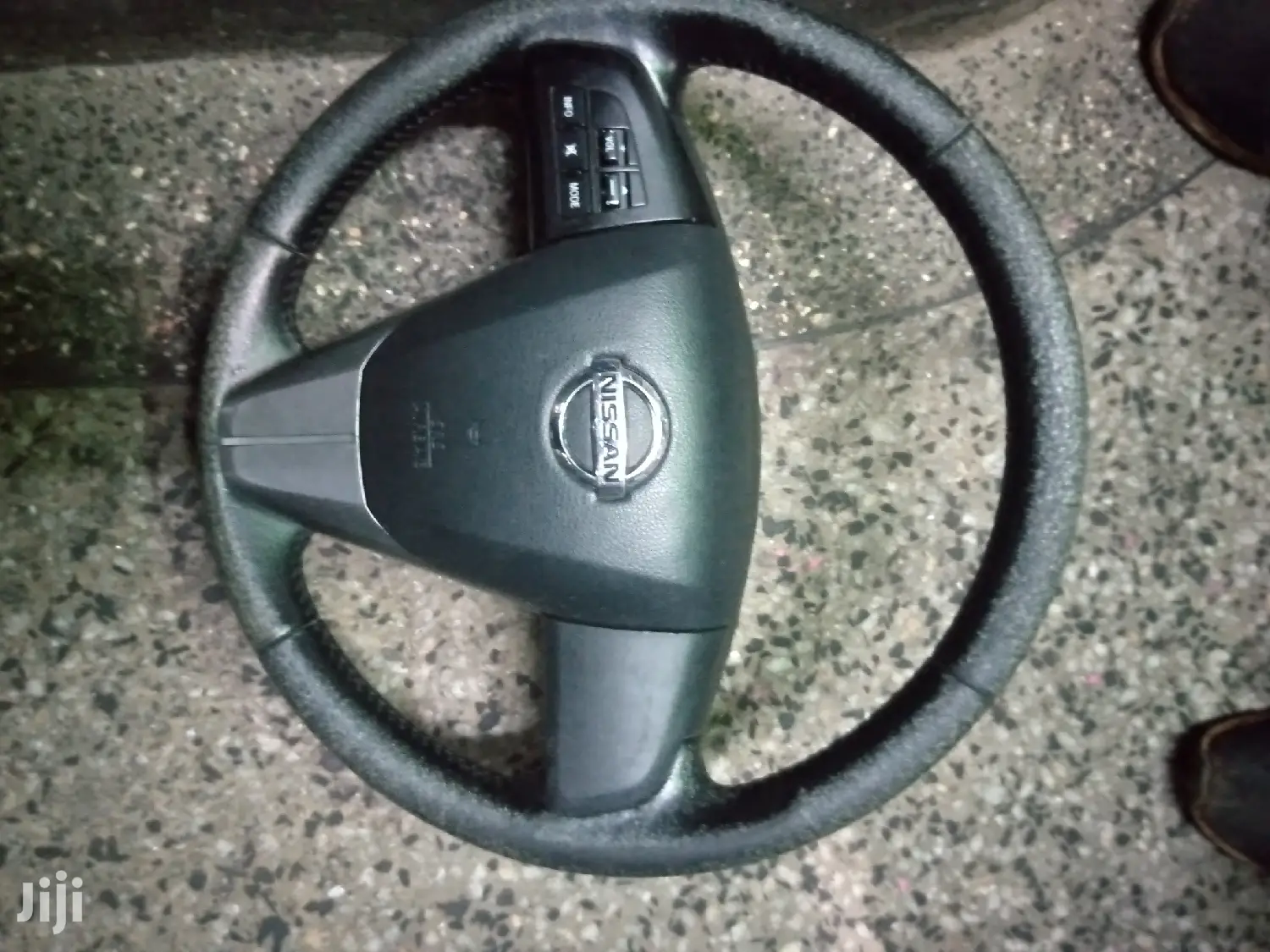 Airbag Nissan Advan