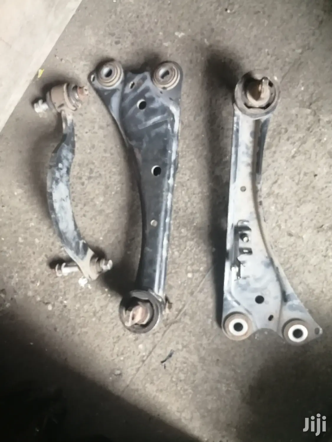 Toyota Vanguard Rear Control Arms.