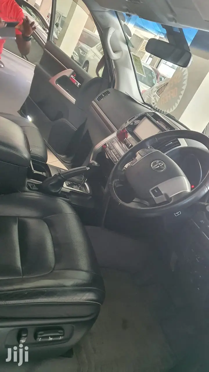 Toyota Land Cruiser 2012 Black