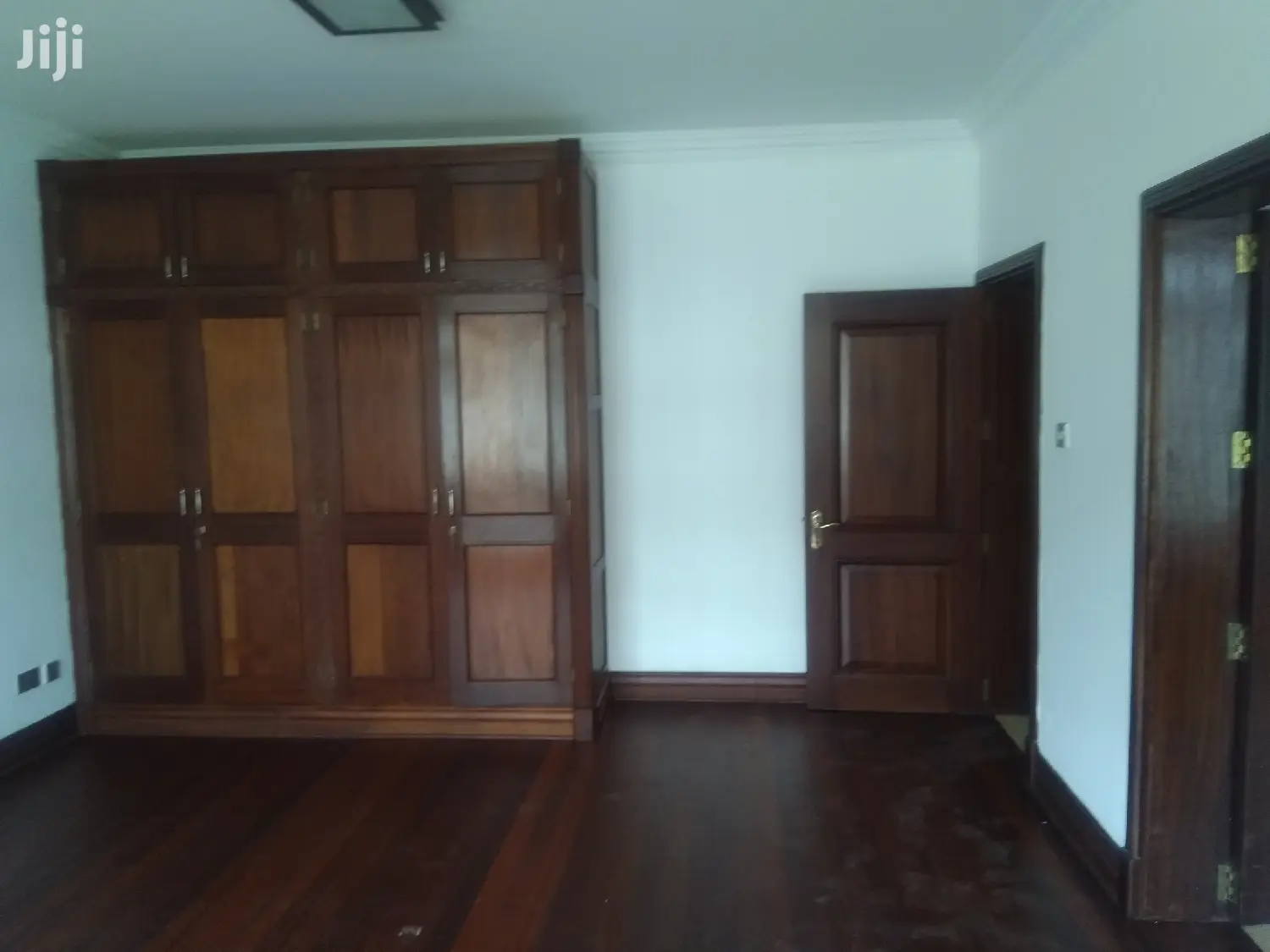 4bedroomed Maisonette Off Elomoro Rd