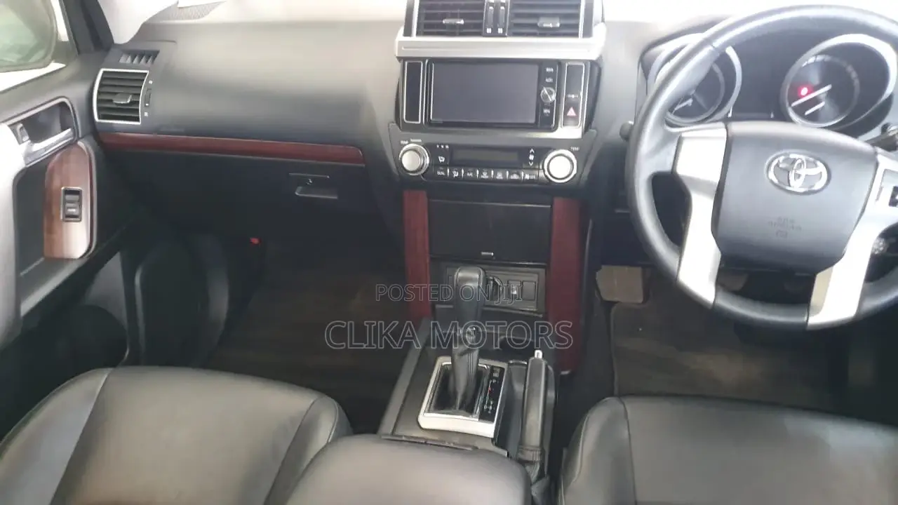 Toyota Land Cruiser Prado 2017 Black