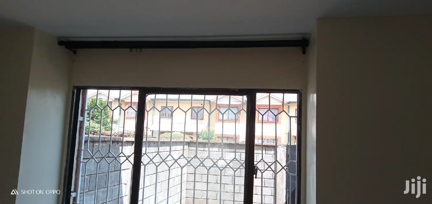 Curtain Rod Fixing